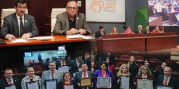UAT entrega acreditaciones