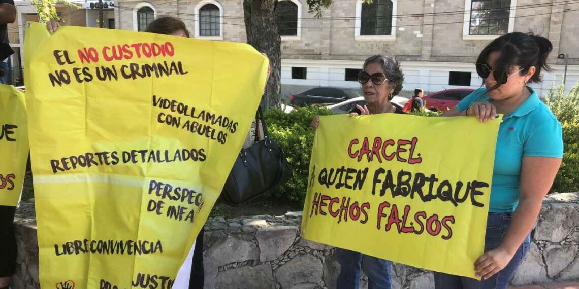 Padres en Tampico alzan la voz por derechos de sus hijos ante Fiscalía