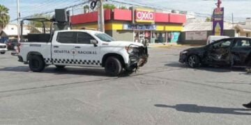 Patrulla de la Guardia Nacional choca contra automóvil en Nuevo Laredo, Tamaulipas