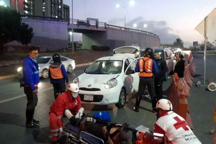 Peatón resulta herido en Monterrey al ser atropellado en la Avenida Constitución