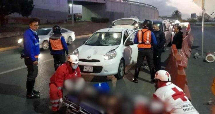 Peatón resulta herido en Monterrey tras ser atropellado en la Avenida Constitución