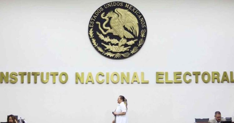 presidenta INE campañas judiciales