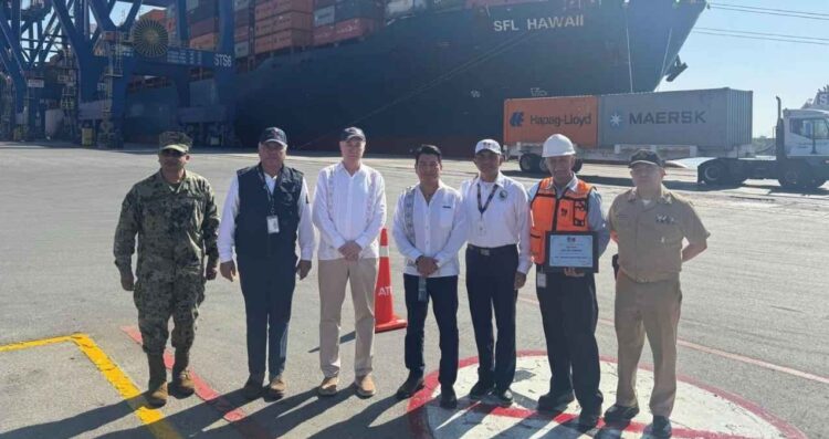 Puerto de Altamira recibe buque que revoluciona el comercio marítimo