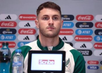 Santiago Giménez Selección