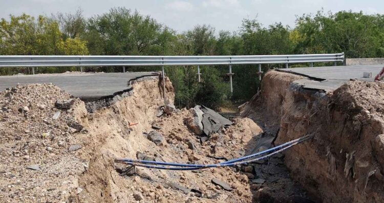 Se desgaja tramo del bordo del río Bravo en Reynosa, Tamaulipas, tras fuertes lluvias