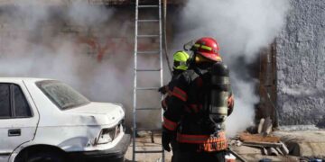 Se incendia vivienda en la colonia Constitución de Zapopan, Jalisco
