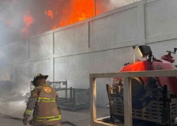 Se registra incendio en la colonia Santa Rosa Colonial de Apodaca, Nuevo León
