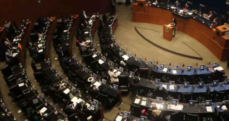 Senado "derecho petrolero del bienestar"