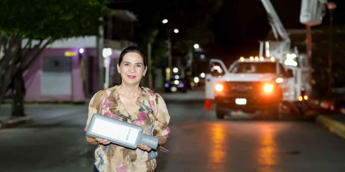 Supervisa Mónica la modernización del alumbrado público en Tampico