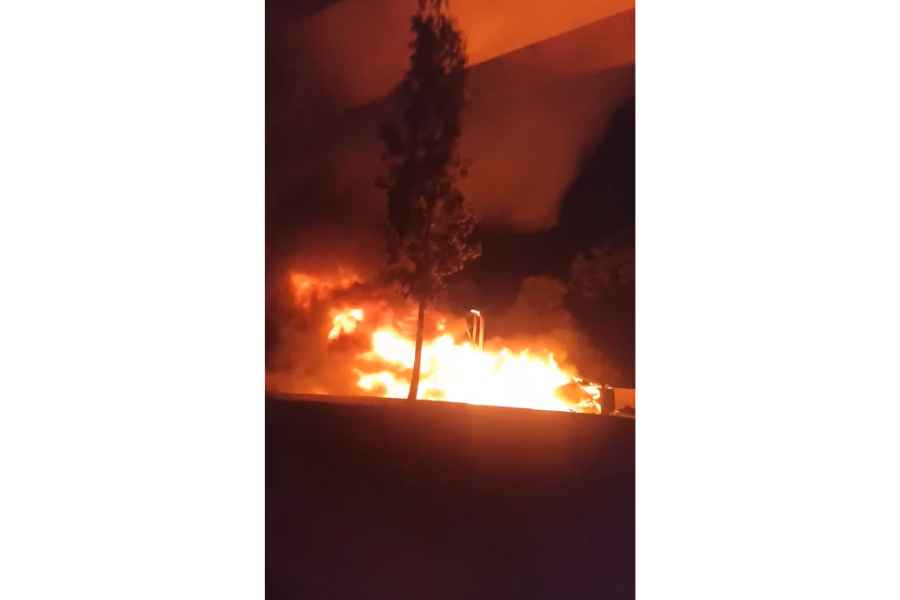 Tráiler se incendia en la autopista México-Querétaro