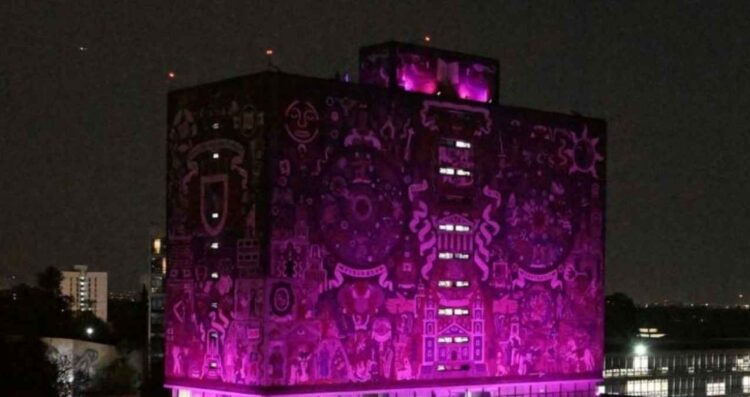 UNAM ilumina de morado sus espacios icónicos por el Día Internacional de la Mujer