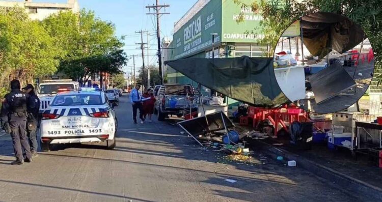 Vehículo se estrella contra un puesto de tacos en San Nicolás, Nuevo León; hay un herido