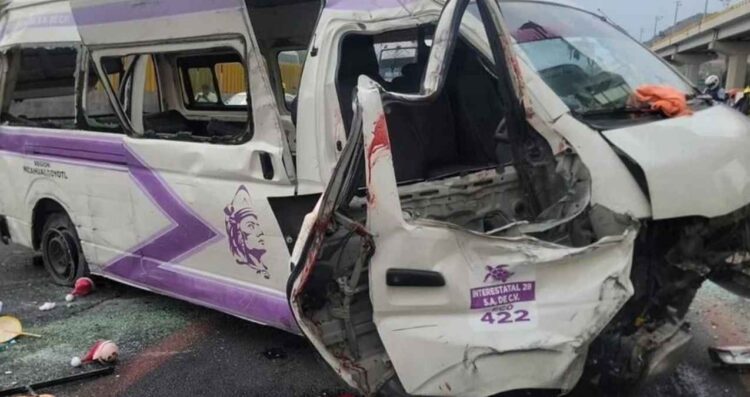 Volcadura combi heridos Iztapalapa