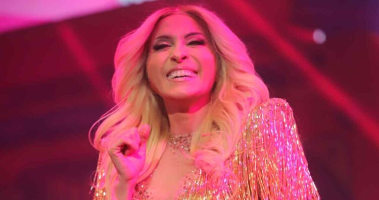 Yuri revive su legado musical en Monterrey con un show lleno de nostalgia y energía