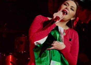 Yuridia defiende la bandera mexicana durante su concierto en San Antonio, Texas