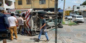 ambulancia volcada en Ciudad Madero