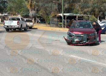 fuerte choque en avenida de Victoria