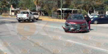 fuerte choque en avenida de Victoria
