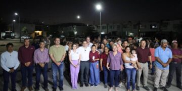 luminaria en fraccionamiento Familias Fuertes
