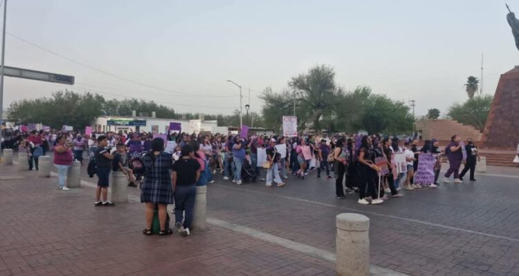 marcha por el día de la mujer en nuevo laredo