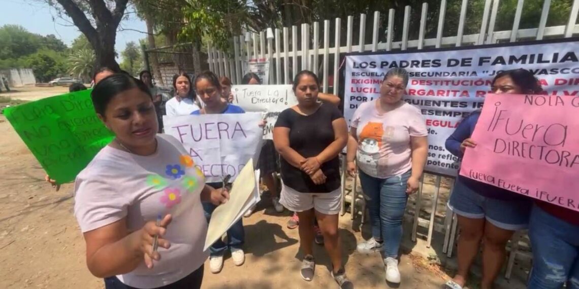 protesta en telesecundaria en güémez