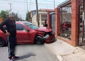 provoca choque Nuevo Laredo