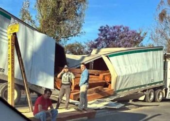 volcadura tráiler Zapopan