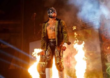 El luchador Rey Fénix se incorpora a la WWE