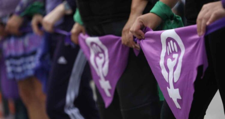 ¿Qué colores usar en la marcha del 8M y cómo prepararte para el Día Internacional de la Mujer?