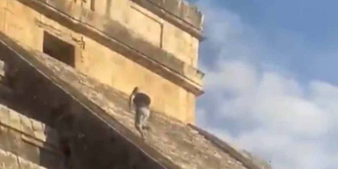 ¿Qué le hicieron al alemán que subió a la pirámide Chichén Itzá?