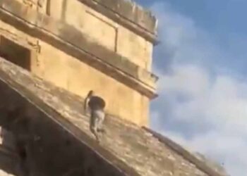 ¿Qué le hicieron al alemán que subió a la pirámide Chichén Itzá?
