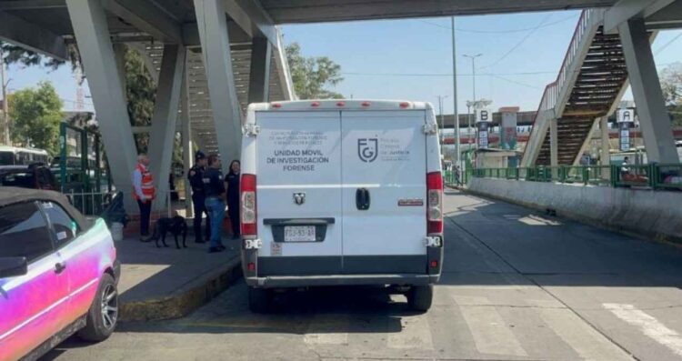 Adulto mayor muere tras caer en escaleras de estación Universidad en CDMX