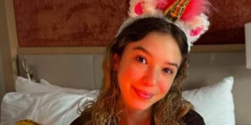 Andrea Legarreta celebra con emoción los 20 años de su hija Mía Rubín