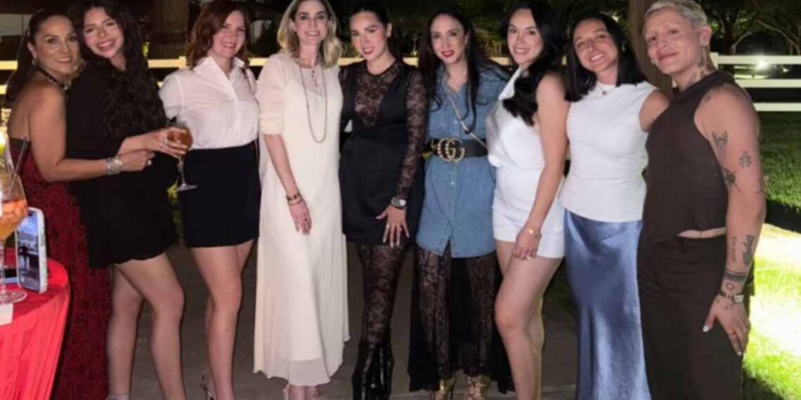 Aneliz Aguilar festeja su cumpleaños con cena japonesa, rosas rojas y mucha fiesta