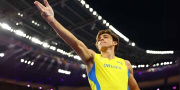 El pertiguista Armand Duplantis recibe premio Laureus