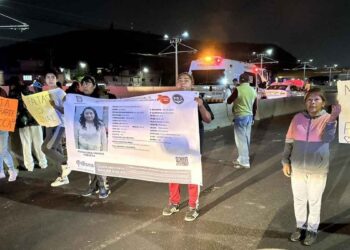 Bloqueos en la México-Puebla por desaparición de joven y falta de agua