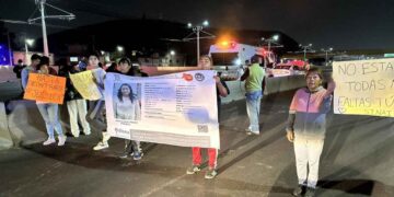 Bloqueos en la México-Puebla por desaparición de joven y falta de agua