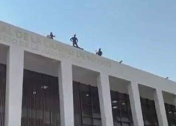Bombero se lesiona al caer durante simulacro nacional en la CDMX