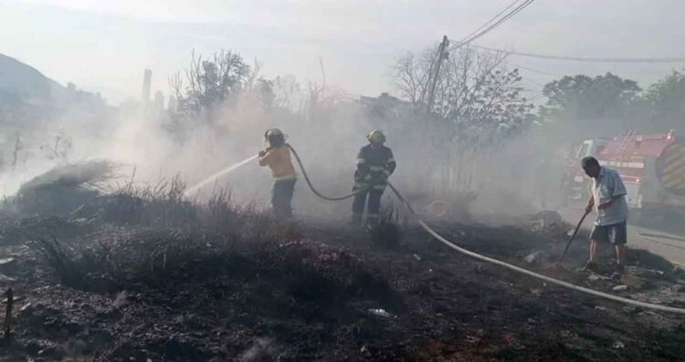 Bomberos controlan incendio Monterrey