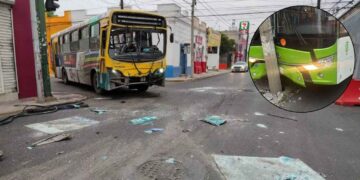 Camiones del transporte urbano colisionan en el Centro de Monterrey; hay 4 heridos