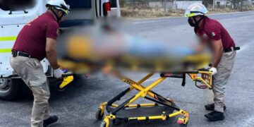 Camioneta arrolla motociclista Mante