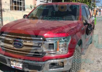 Camioneta de contratista de la CFE causa aparatoso accidente en Ciudad Victoria