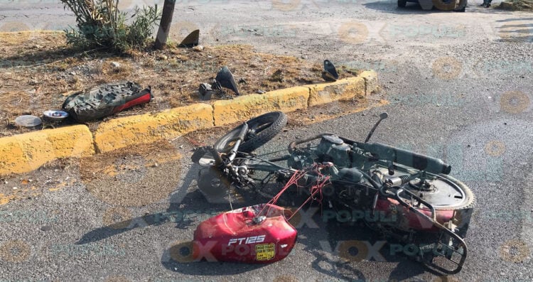 Casco partido en dos le salva la vida tras fuerte choque en Ciudad Victoria, Tamaulipas