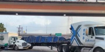 Chocan tráileres en Matamoros, Tamaulipas; solo hubo daños materiales