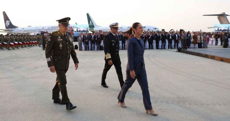 Claudia Sheinbaum abre Feria Aeroespacial 2025 para atraer inversión y generar empleos