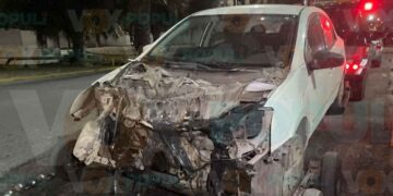 Conductor choca contra una refaccionaria tras brincar camellón en Ciudad Victoria