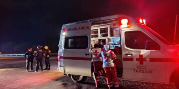 conductora volcando camioneta Victoria