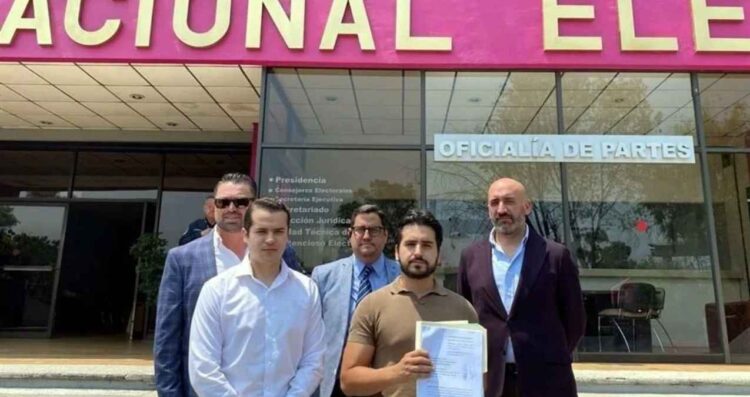 INE denuncia candidatos