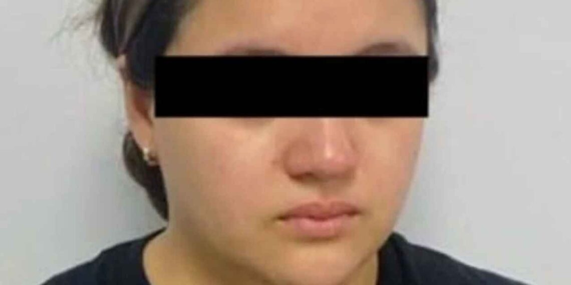 Detienen en Monterrey, Nuevo León a mujer acusada de extorsionar a su expareja con fotos íntimas