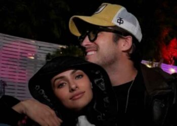 Diego Boneta y Renata Notni celebran su amor entre música y viajes